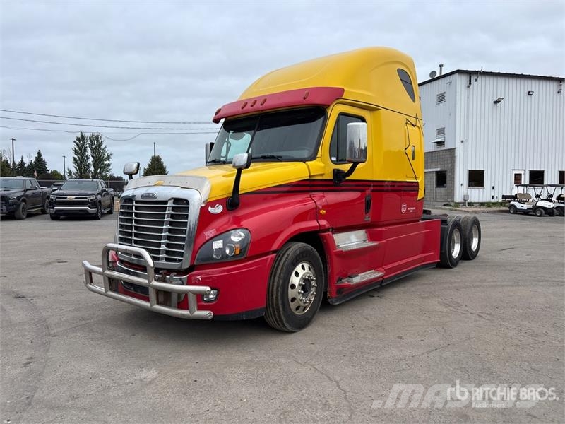 Freightliner Cascadia 125 6x4 T/A Sleeper Truck Tractor Sattelzugmaschinen
