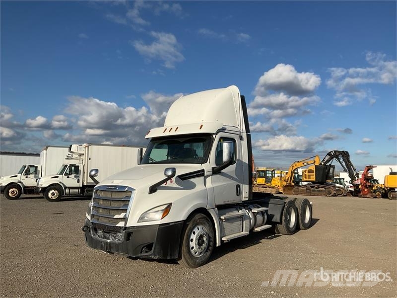 Freightliner Cascadia 126 وحدات الجر