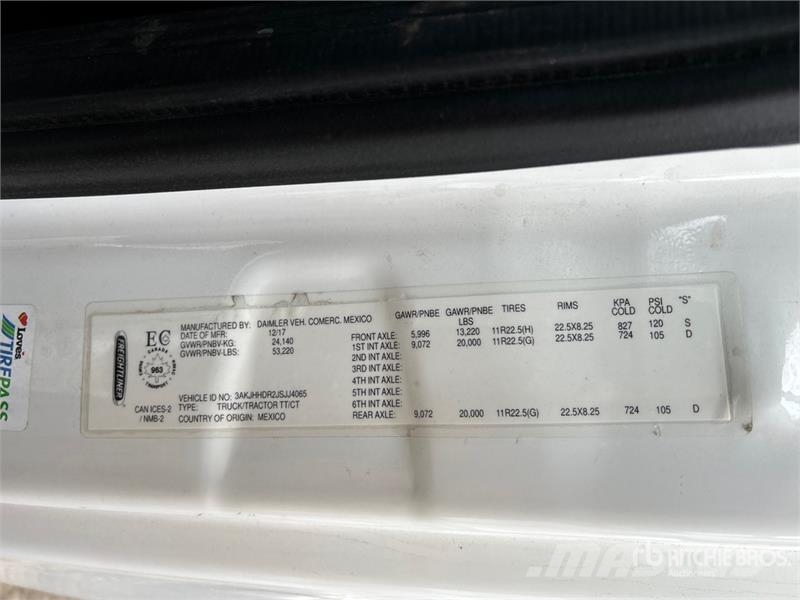 Freightliner Cascadia 126 6x4 T/A Sleeper Truck Tractor (Inoper Tractores (camiões)