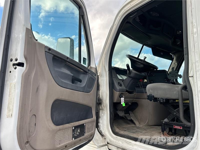 Freightliner Cascadia 125 Tractor Units