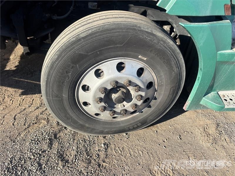 Freightliner Cascadia 126 6x4 T/A Sleeper Truck Tractor Truck Tractor Units