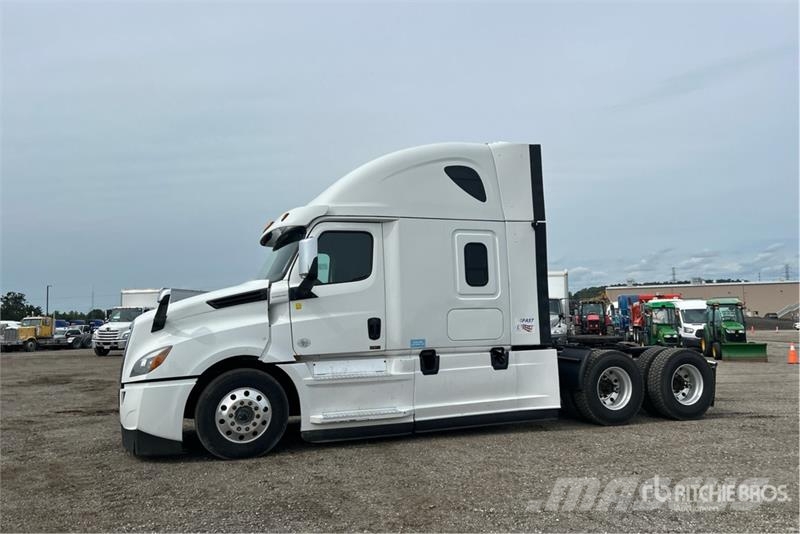Freightliner Cascadia 126 6x4 T/A Sleeper Truck Tractor Truck Tractor Units