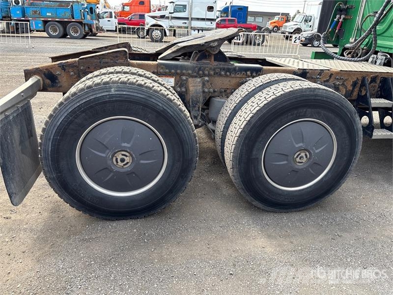 Freightliner Cascadia 126 6x4 T/A Sleeper Truck Tractor Тягачі