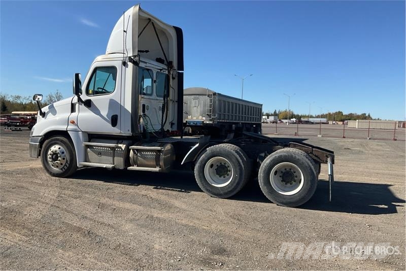 Freightliner Cascadia 125 وحدات الجر