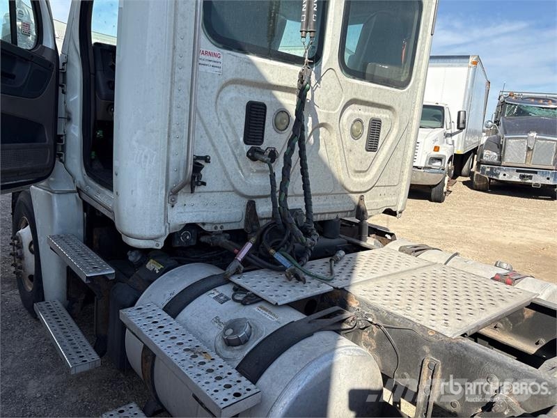 Freightliner Cascadia 125 Truck Tractor Units