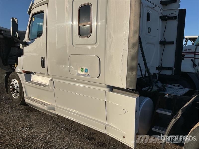 Freightliner Cascadia 126 6x4 T/A Sleeper Truck Tractor Motrici e Trattori Stradali
