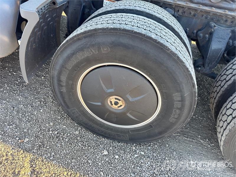 Freightliner Cascadia 126 وحدات الجر