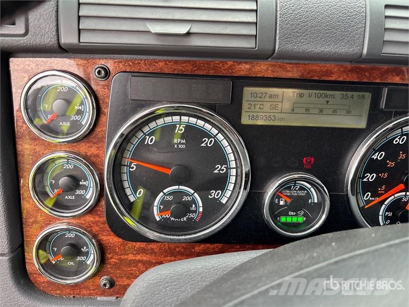 Freightliner Cascadia 125 6x4 T/A Sleeper Truck Tractor Prime Movers
