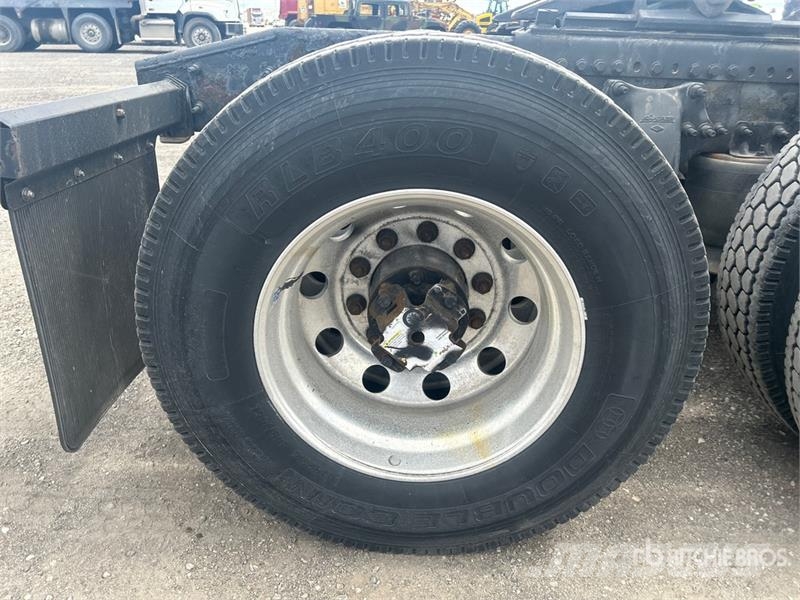 Freightliner Cascadia 126 6x4 T/A Sleeper Truck Tractor 牵引车