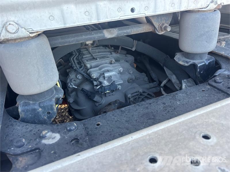 Freightliner Cascadia 126 وحدات الجر