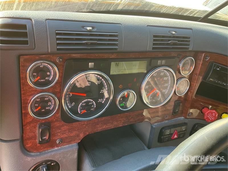 Freightliner Cascadia 125 6x4 Evolution T/A Sleeper Truck Tract Влекачи