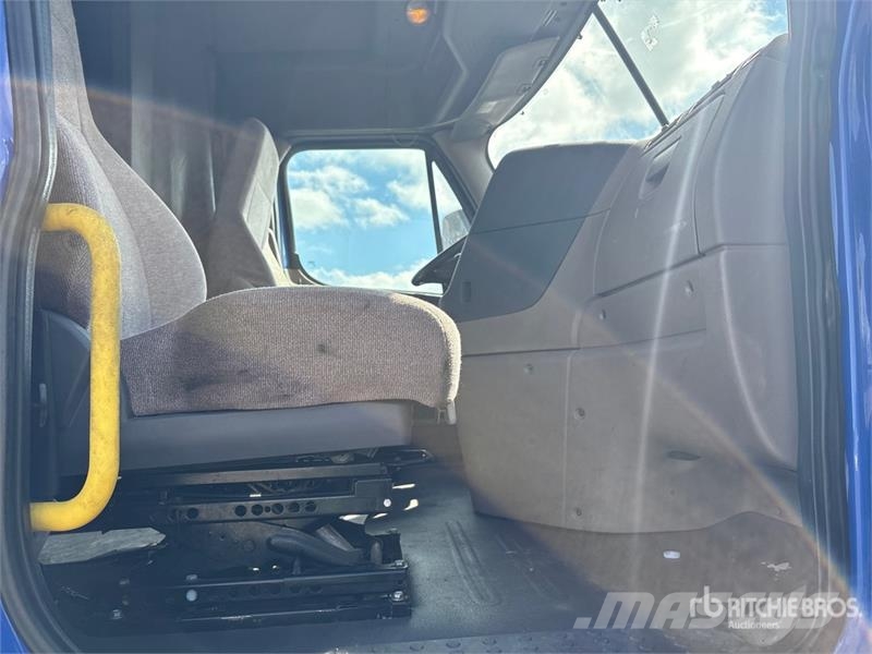 Freightliner Cascadia 125 6x4 Evolution T/A Sleeper Truck Tract Motrici e Trattori Stradali