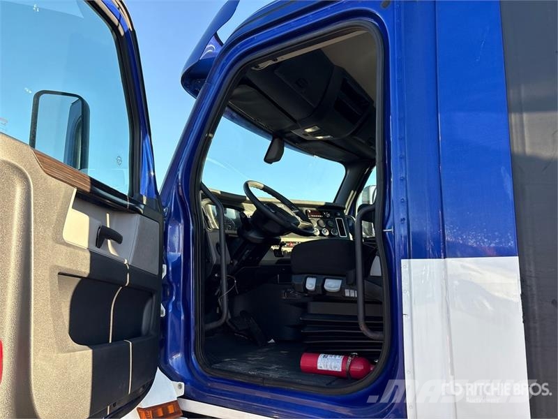 Freightliner Cascadia 126 Sadulveokid