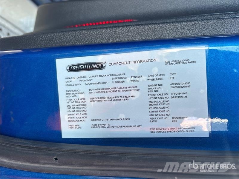 Freightliner Cascadia 126 6x4 T/A Sleeper Truck Tractor Tractor Units