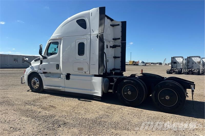 Freightliner Cascadia 126 Trekkers