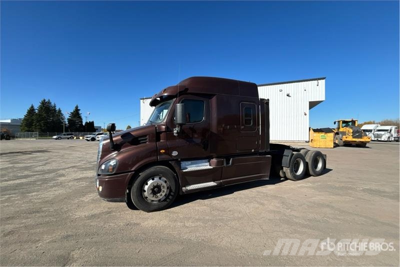 Freightliner Cascadia 113 Тягачі