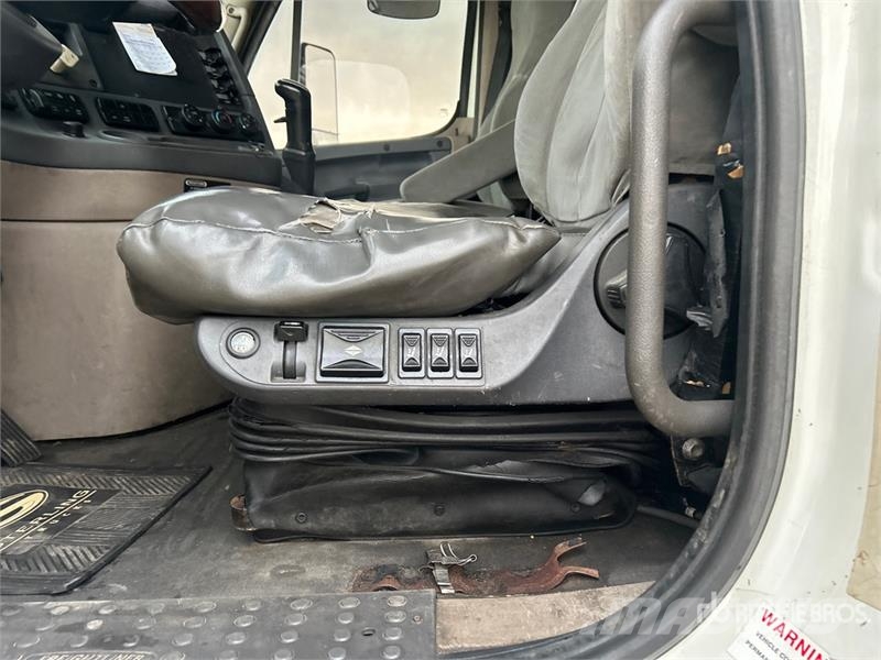 Freightliner Cascadia 125 曳引機組件