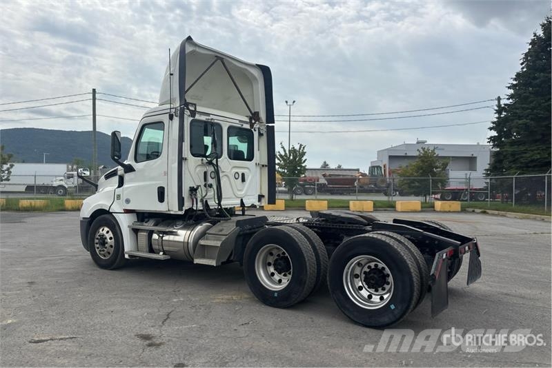 Freightliner Cascadia 126 Vetopöytäautot