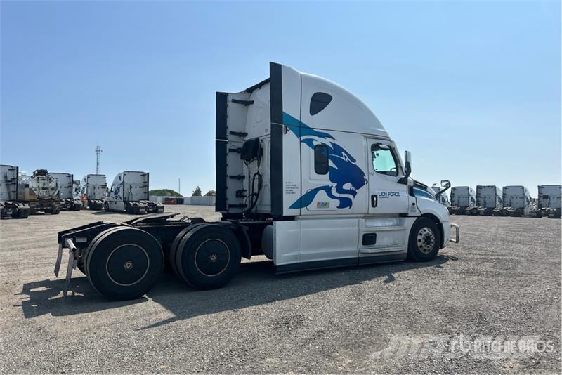Freightliner Cascadia 126 Naudoti vilkikai