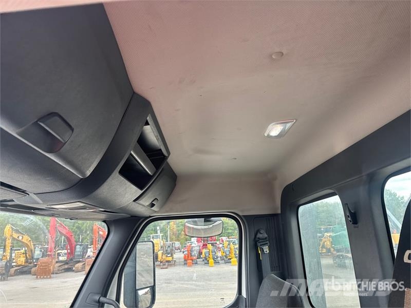 Freightliner Cascadia 126 Vetopöytäautot