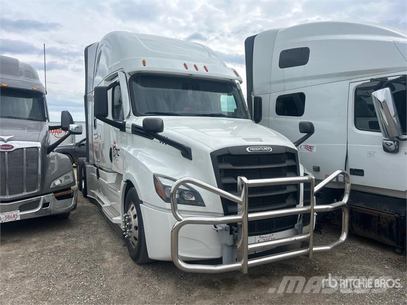 Freightliner Cascadia 126 6x4 T/A Sleeper Truck Tractor Sattelzugmaschinen
