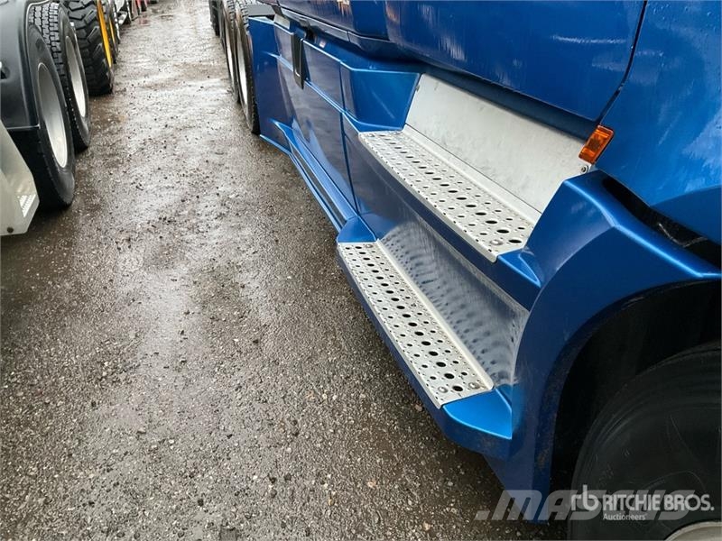 Freightliner Cascadia 126 Truck Tractor Units