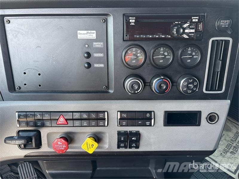 Freightliner Cascadia 126 T/A Sleeper Truck Tractor Sattelzugmaschinen