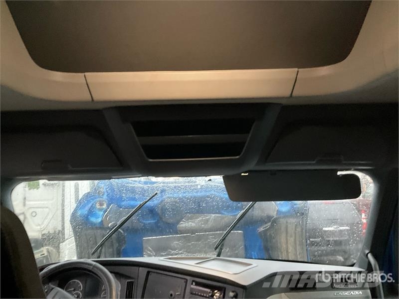 Freightliner Cascadia 126 Truck Tractor Units