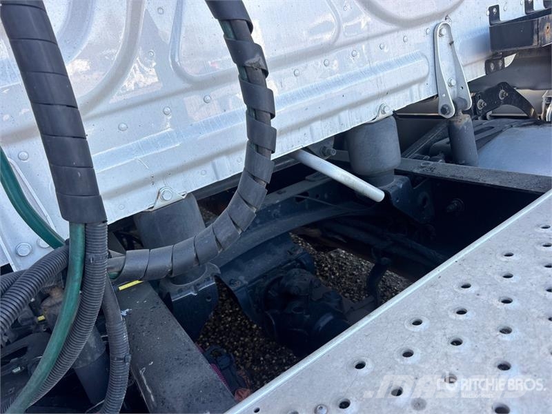 Freightliner Cascadia 126 وحدات الجر