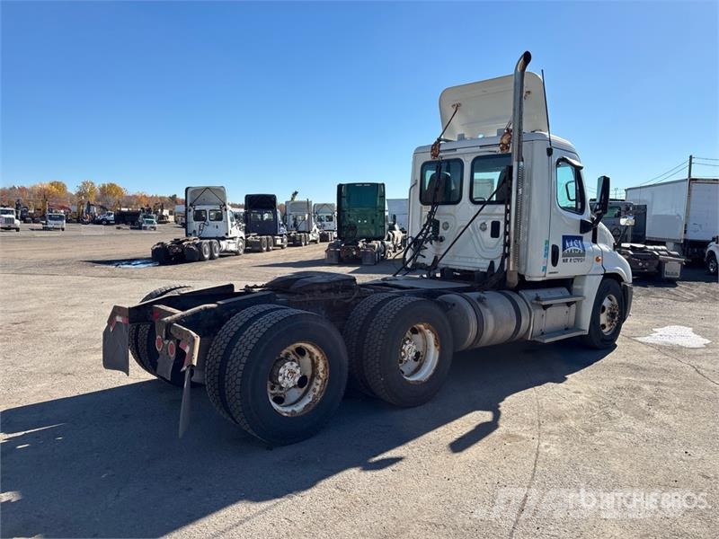 Freightliner Cascadia 125 وحدات الجر