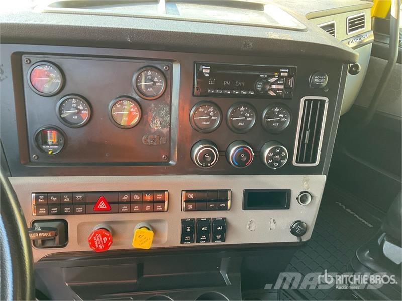 Freightliner Cascadia 126 Sattelzugmaschinen