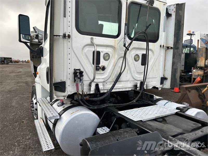 Freightliner Cascadia 125 Седельные тягачи