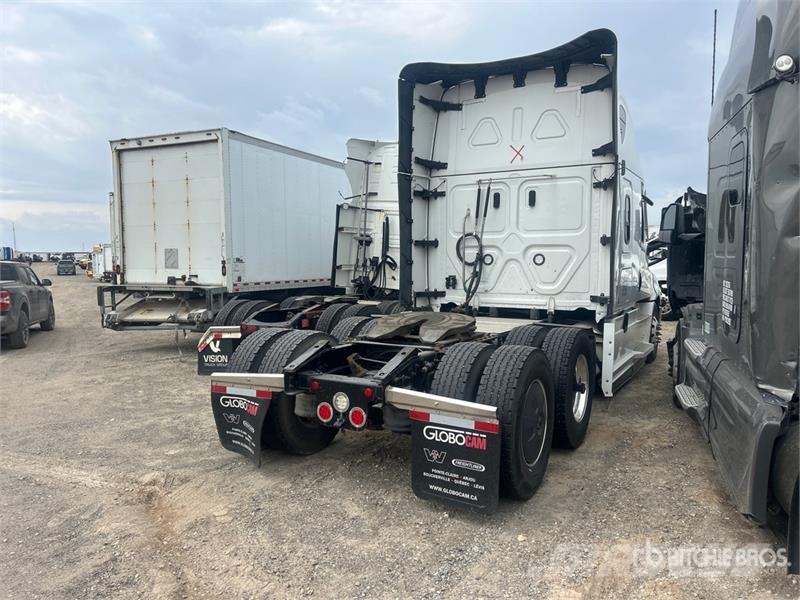 Freightliner Cascadia 126 6x4 T/A Sleeper Truck Tractor Sattelzugmaschinen