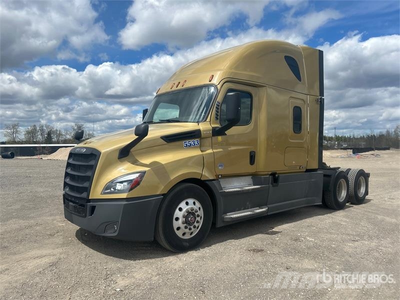 Freightliner Cascadia 126 6x4 T/A Sleeper Truck Tractor 牵引车