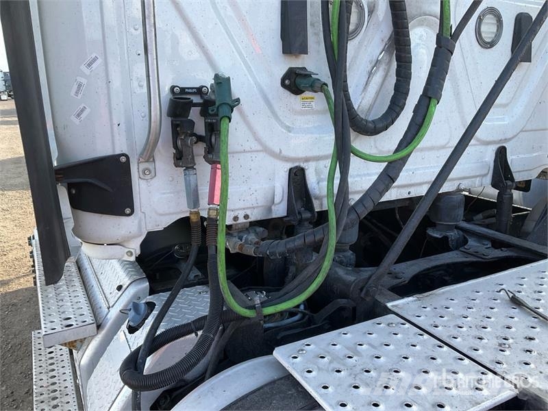 Freightliner Cascadia 126 وحدات الجر