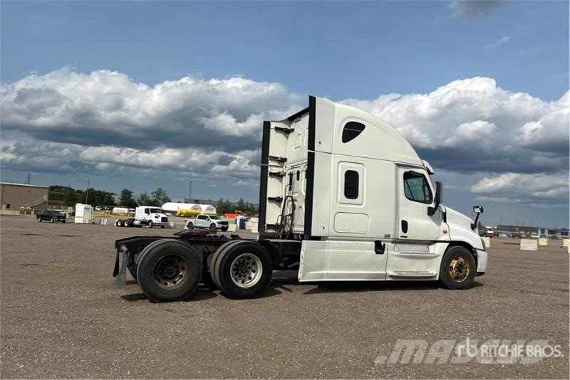 Freightliner Cascadia 125 6x4 T/A Sleeper Truck Tractor Motrici e Trattori Stradali
