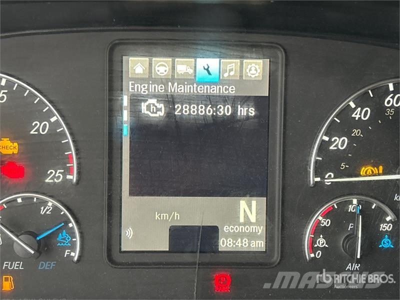 Freightliner Cascadia 126 6x4 T/A Sleeper Truck Tractor 曳引機組件