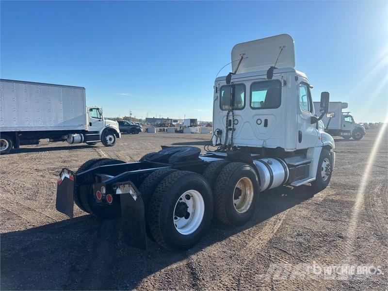 Freightliner Cascadia 125 Тягачі