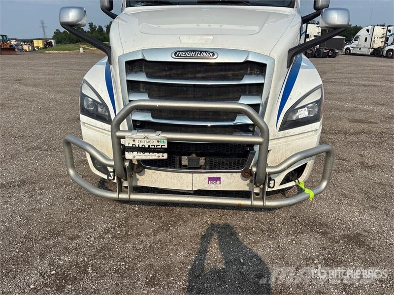 Freightliner Cascadia 126 Naudoti vilkikai