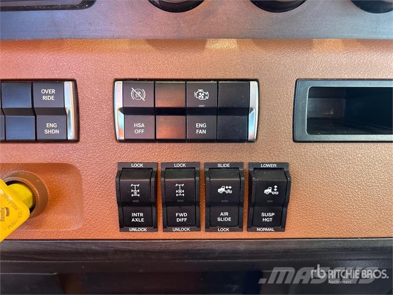 Freightliner Cascadia 126 وحدات الجر