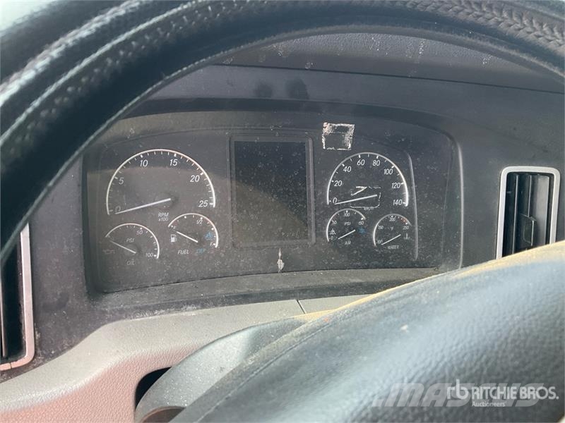 Freightliner Cascadia 126 6x4 T/A Sleeper Truck Tractor Sattelzugmaschinen