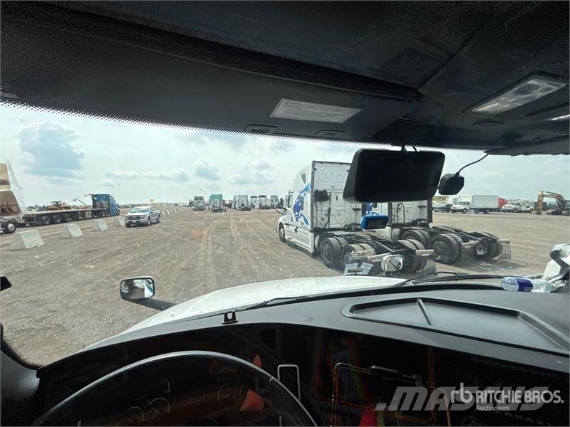 Freightliner Cascadia 126 Naudoti vilkikai