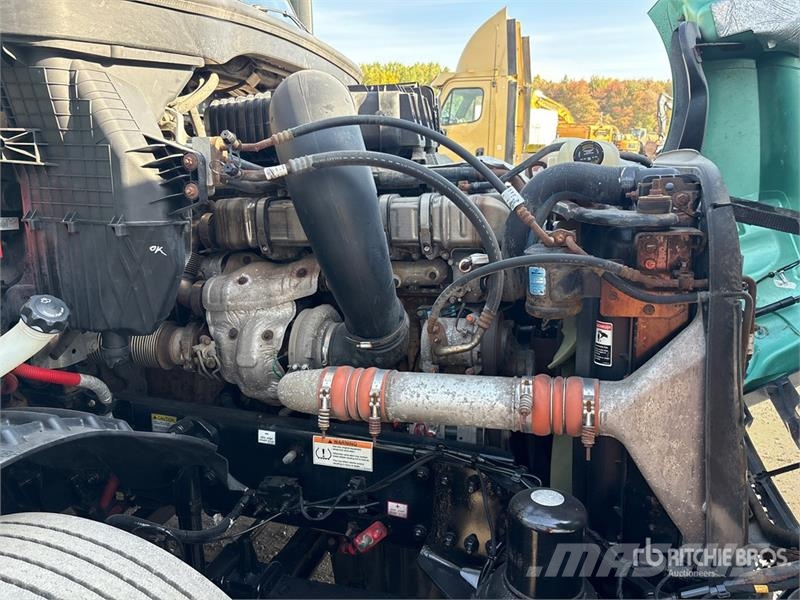 Freightliner Cascadia 126 T/A Sleeper Truck Tractor Sattelzugmaschinen