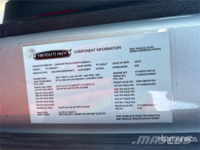 Freightliner Cascadia 126 6x4 T/A Sleeper Truck Tractor Tractor Units