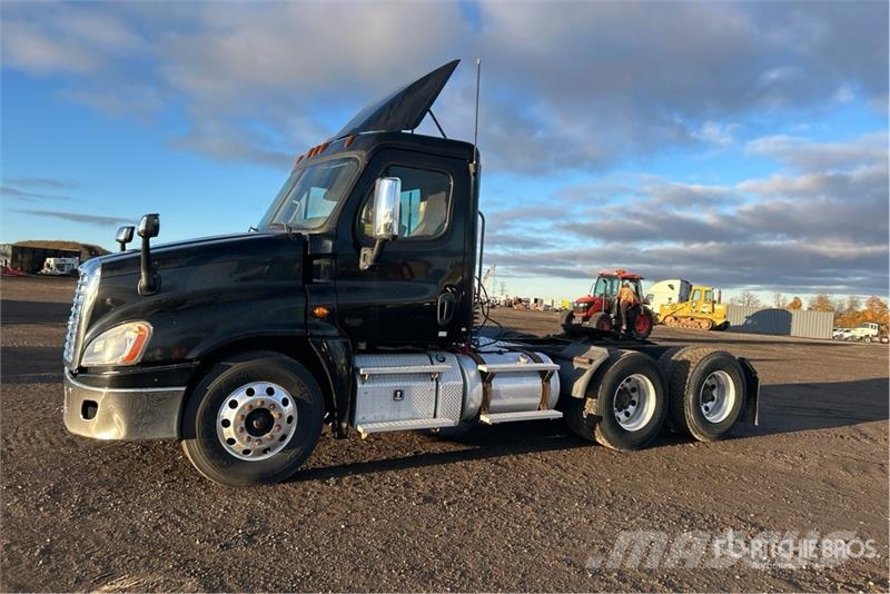 Freightliner Cascadia 125 Truck Tractor Units