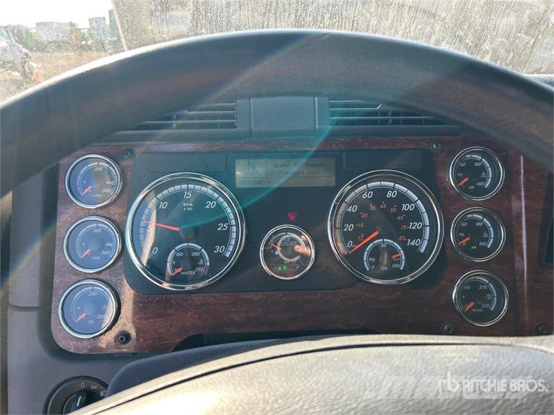 Freightliner Cascadia 125 6x4 T/A Sleeper Truck Tractor Sattelzugmaschinen