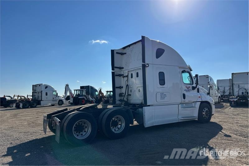 Freightliner Cascadia 125 6x4 T/A Sleeper Truck Tractor Truck Tractor Units