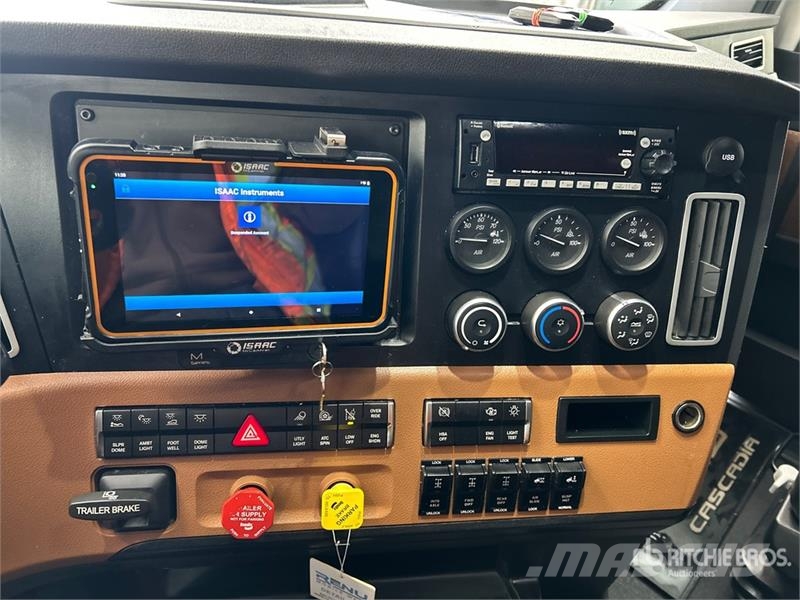 Freightliner Cascadia 126 وحدات الجر