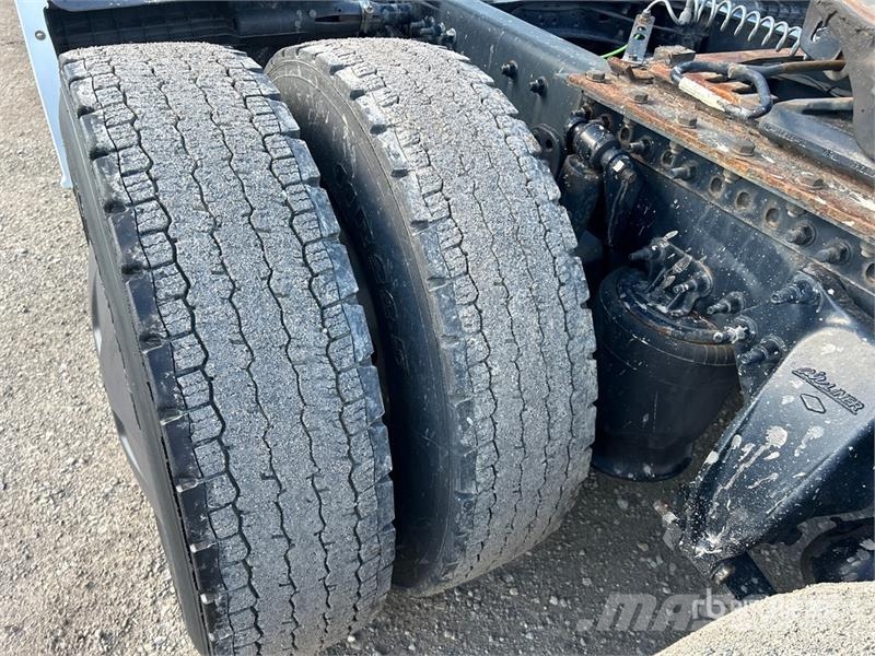 Freightliner Cascadia 126 وحدات الجر