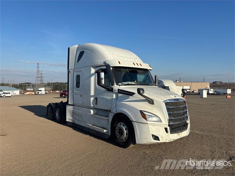 Freightliner Cascadia 126 6x4 T/A Sleeper Truck Tractor Седельные тягачи